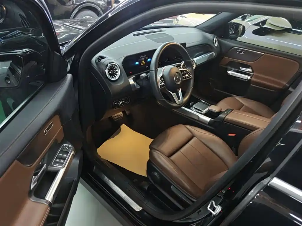 Mercedes-Benz GLB 2022 — фото 16
