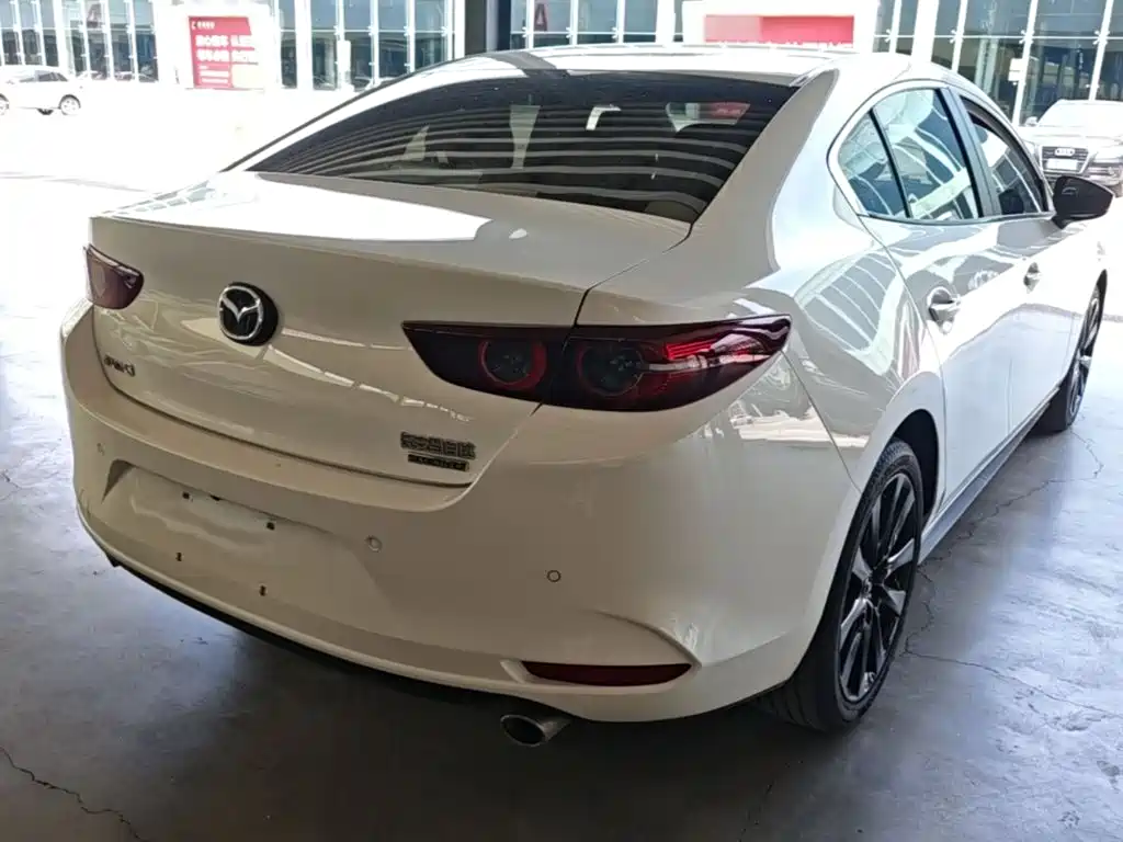Mazda 3 Axela 2022