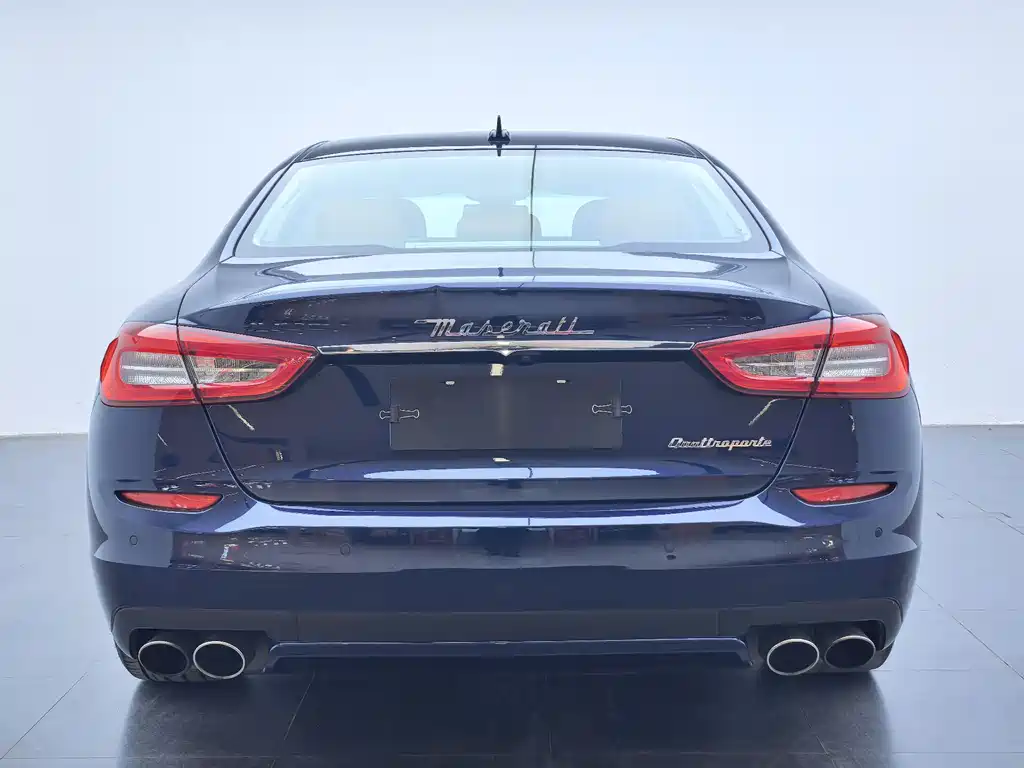 Maserati Quattroporte 2015 — фото 18