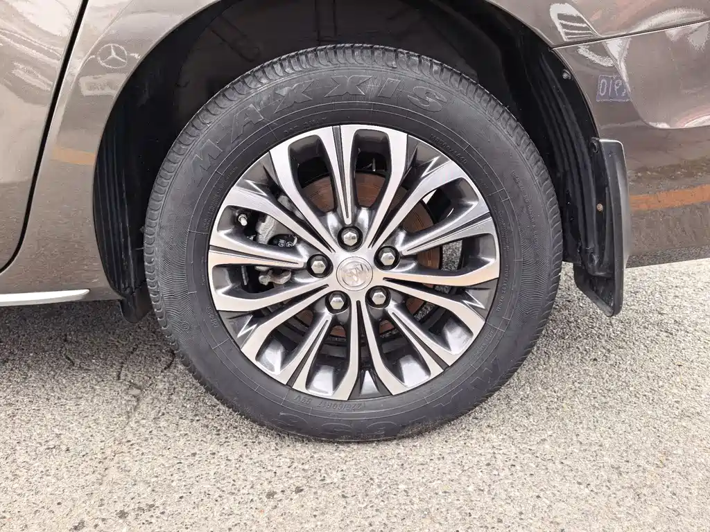 Buick GL8 2025
