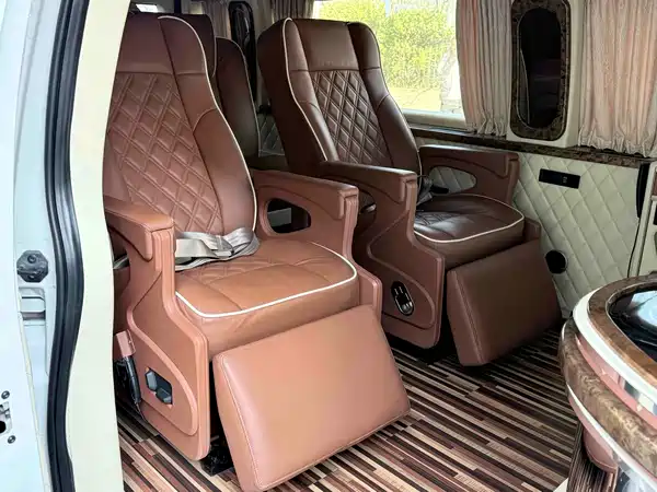 Ford E350 2011