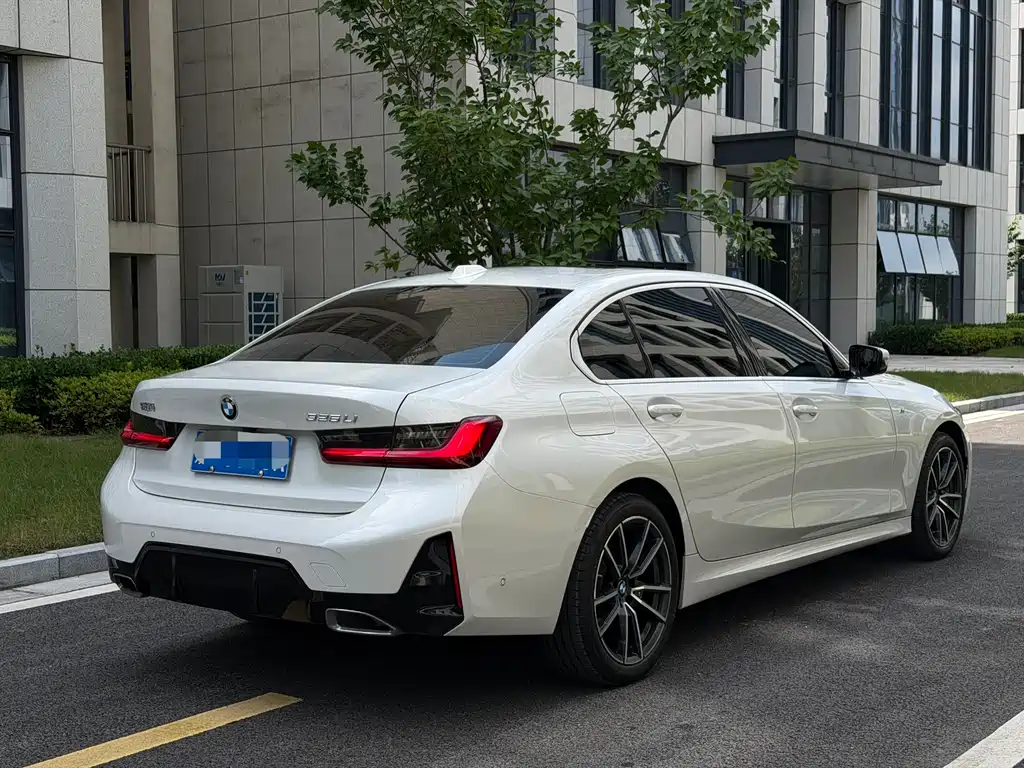BMW 3 Series 2025