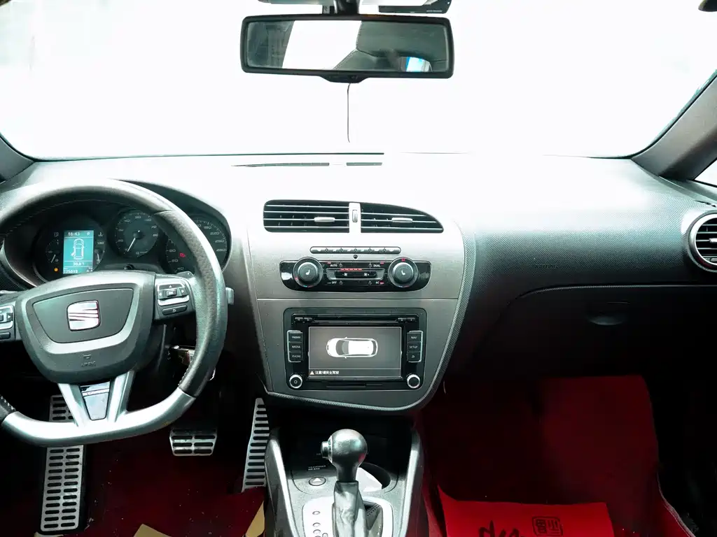 SEAT Leon 2013 — фото 12