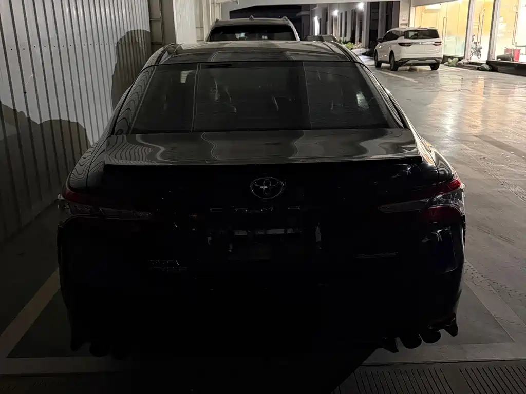 Toyota Camry 2018 — фото 2