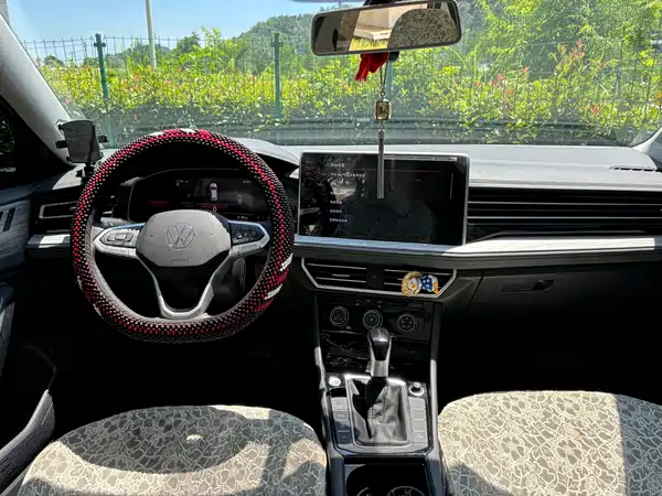 Volkswagen Sagitar 2025