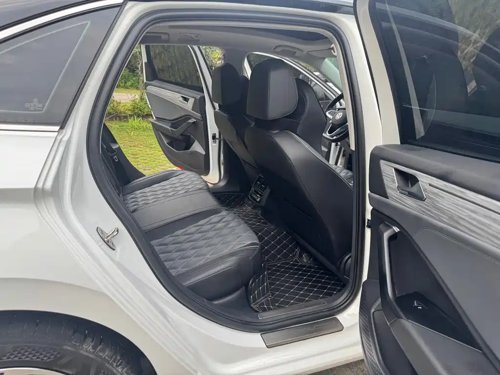 Volkswagen Sagitar 2024
