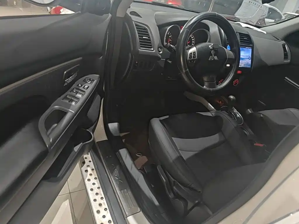 Mitsubishi Jinxuan ASX 2015 — фото 12