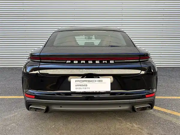 Porsche Panamera 2025