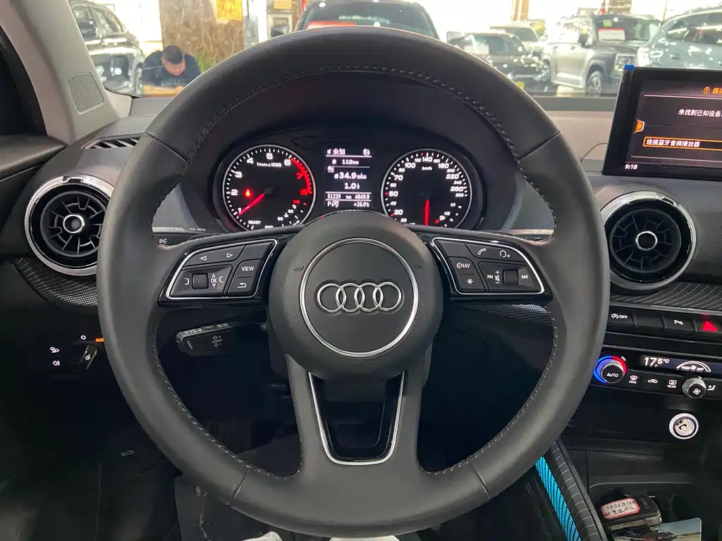Audi Q2L 2022 — фото 21