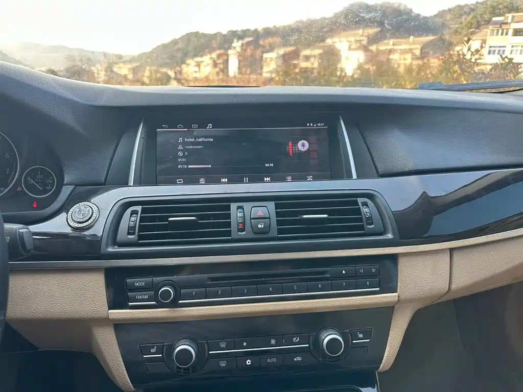 BMW 5 Series 2012 — фото 28