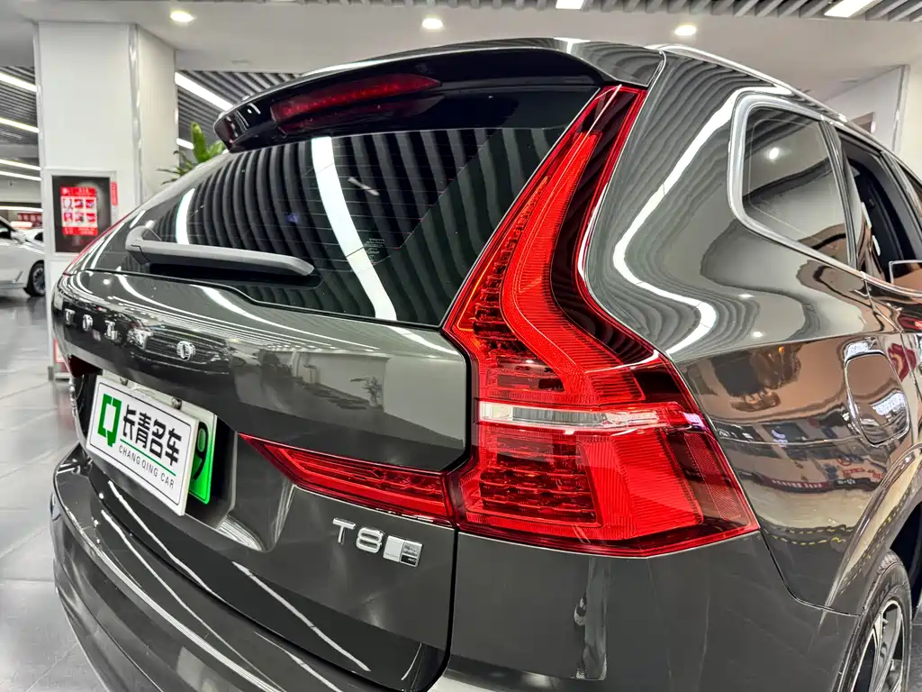 Volvo XC60 PHEV 2018 — фото 13