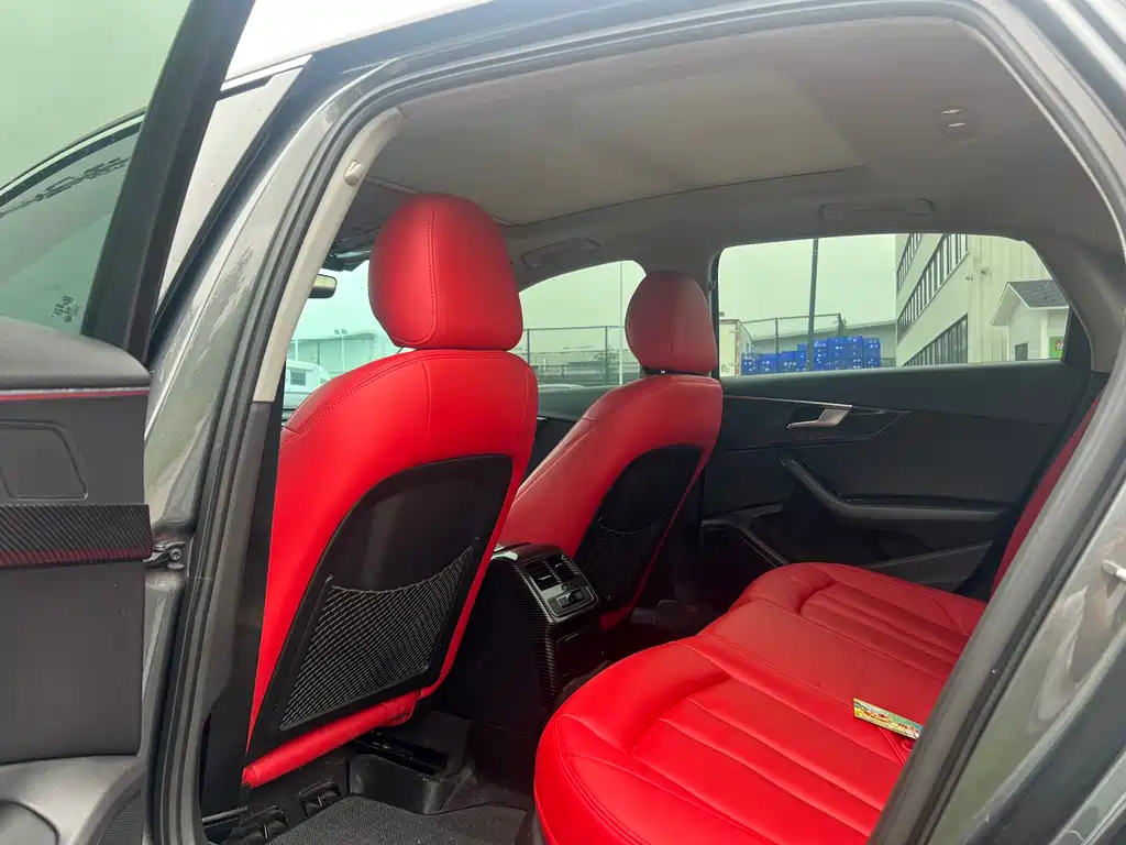 Audi A4L 2019