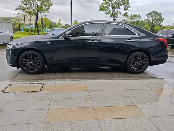 Cadillac CT4 2023