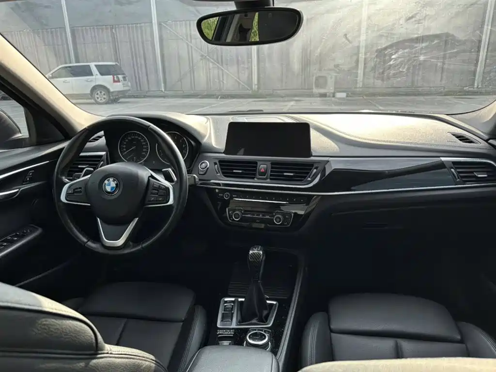 BMW 1 Series 2017 — фото 15