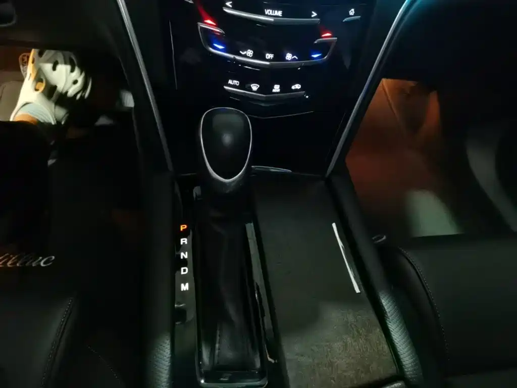 Cadillac XTS 2018 — фото 14