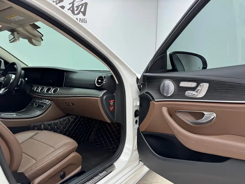 Mercedes-Benz E-Class 2020 — фото 15