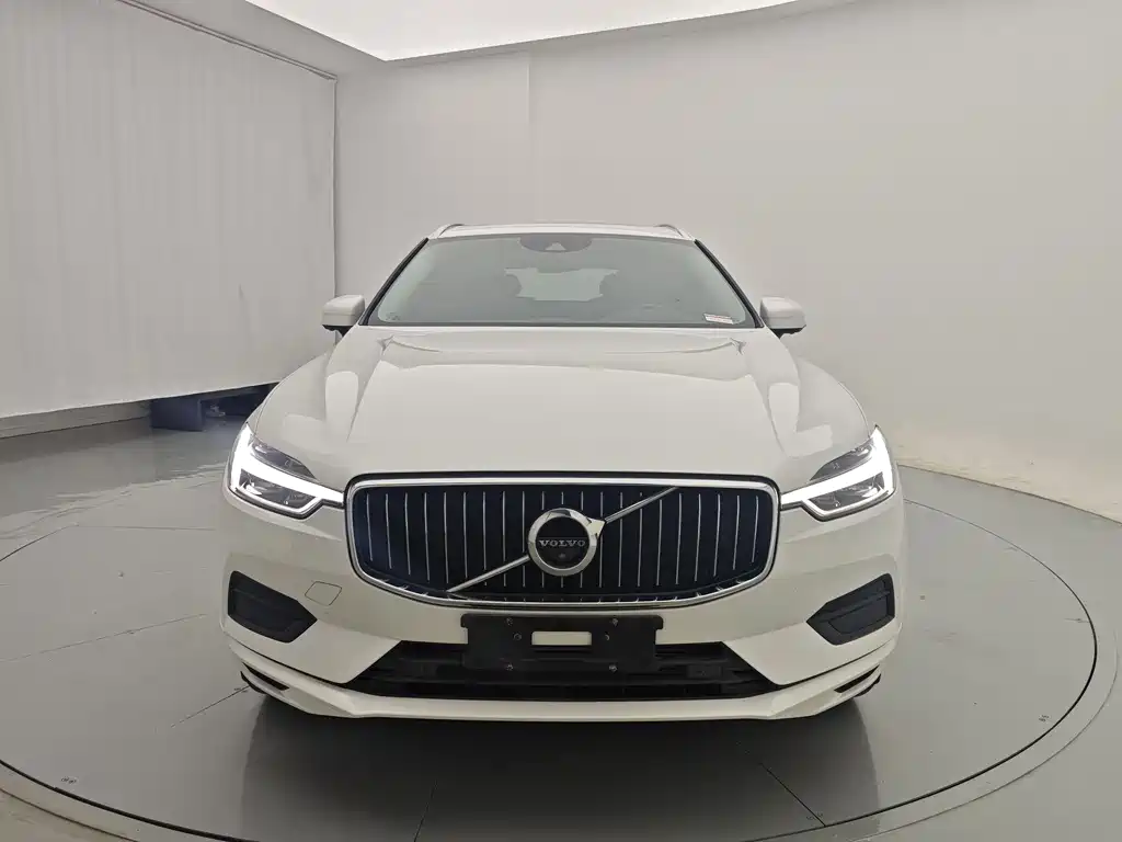 Volvo XC60 2018 — фото 9