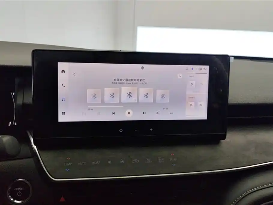 Toyota Camry 2025 — фото 13