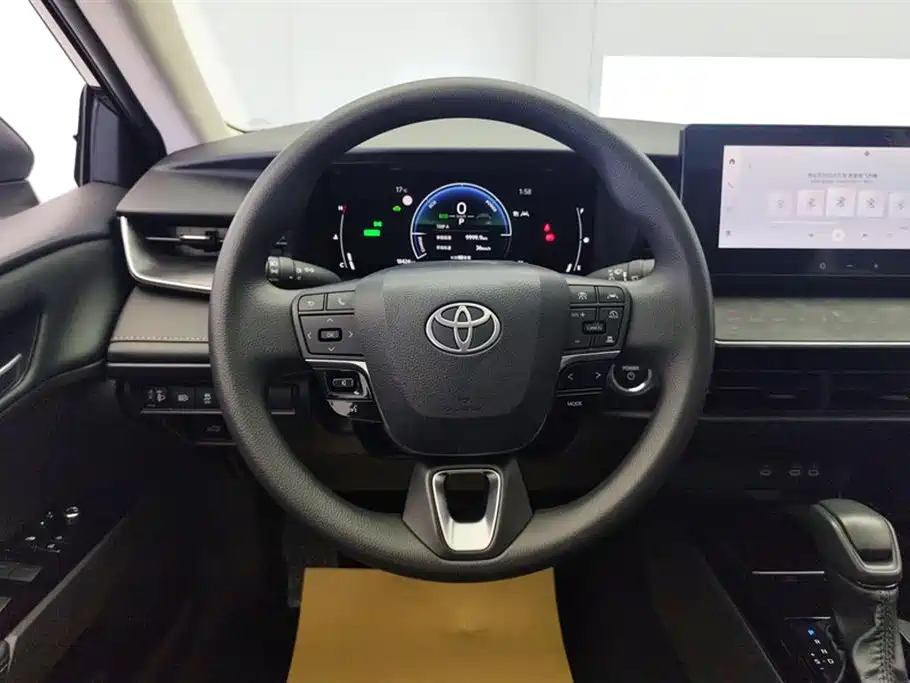 Toyota Camry 2025 — фото 15