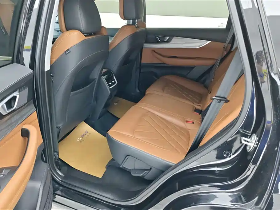 Chery Tiggo 8 2023 — фото 11