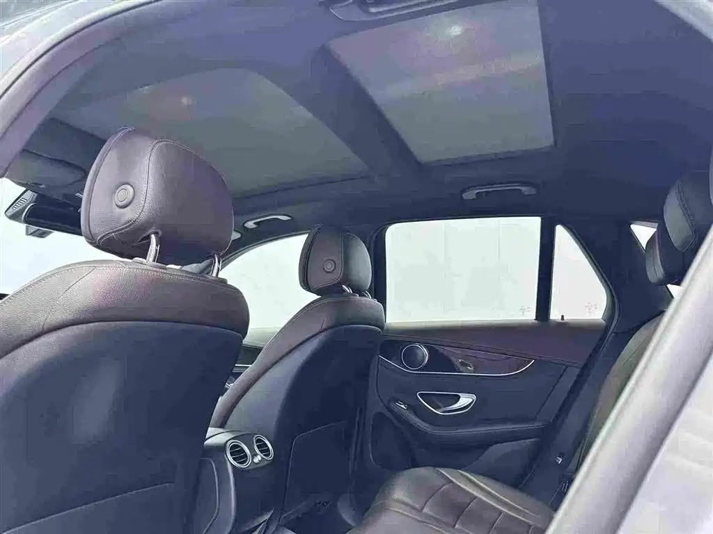 Mercedes-Benz GLC 2018 — фото 18