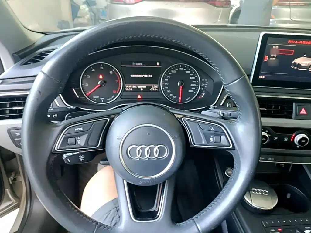 Audi A4L 2017 — фото 11