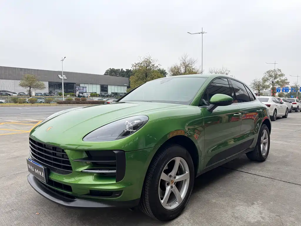 Porsche Macan 2020 — фото 1