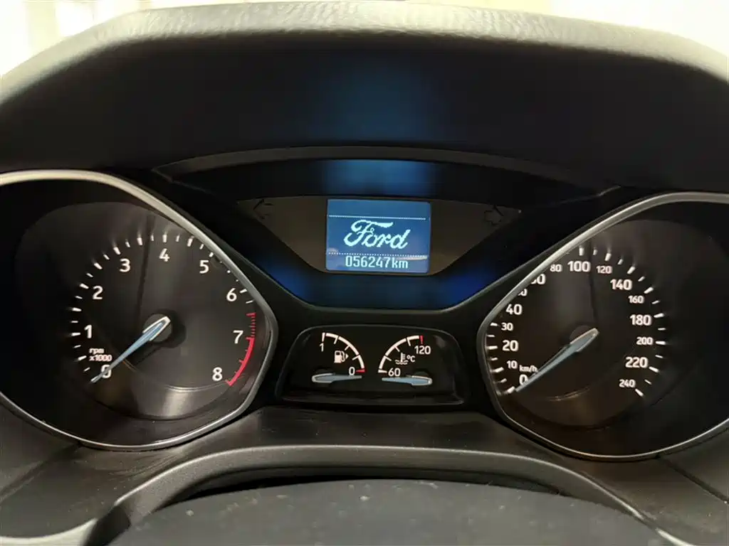 Ford Focus 2020 — фото 13