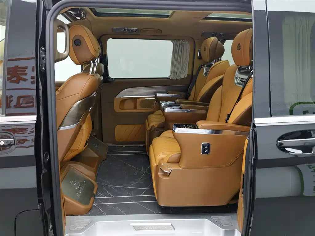 Mercedes-Benz V-Class 2022 — фото 15