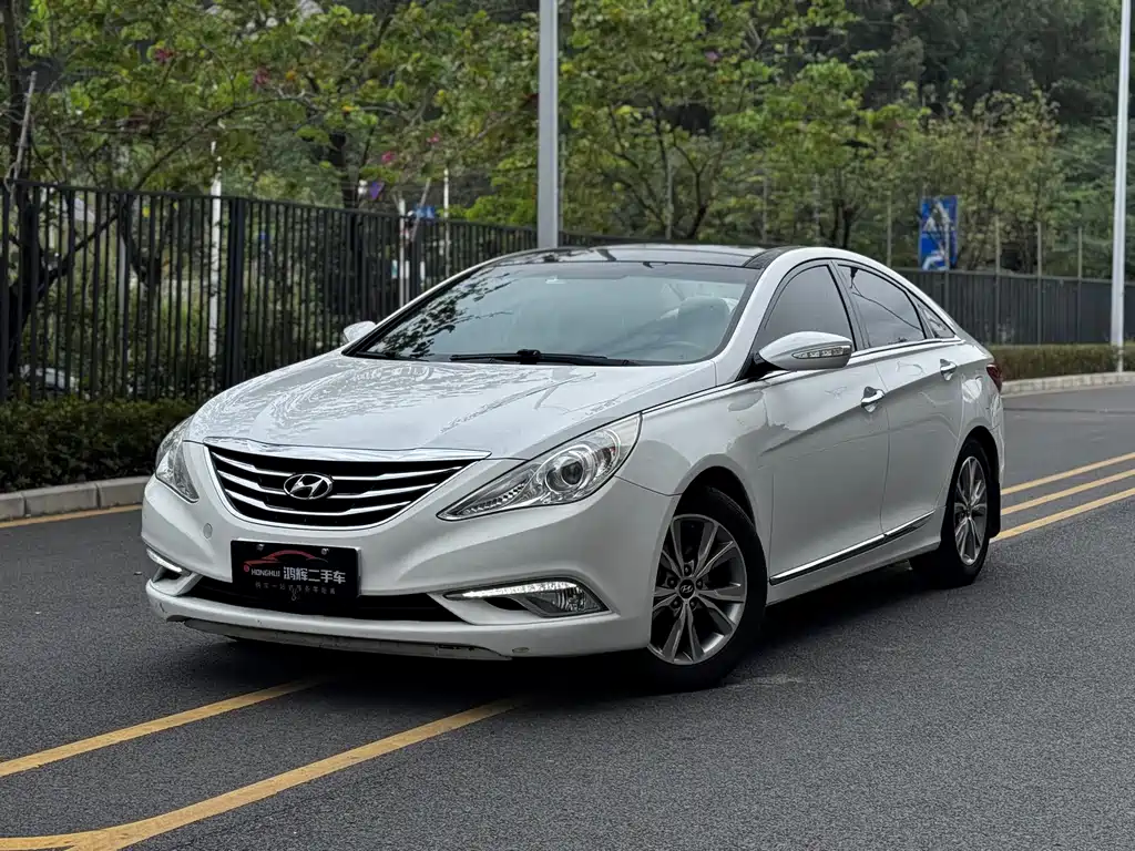 Hyundai Sonata 2014 — фото 1