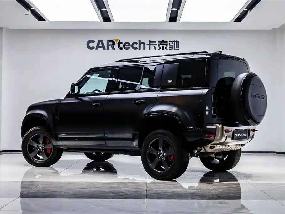 Land Rover Defender 2024 — фото 15