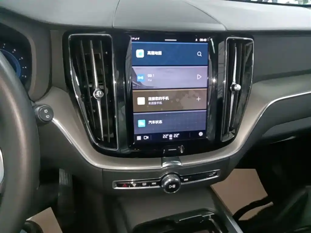 Volvo XC60 2022 — фото 13
