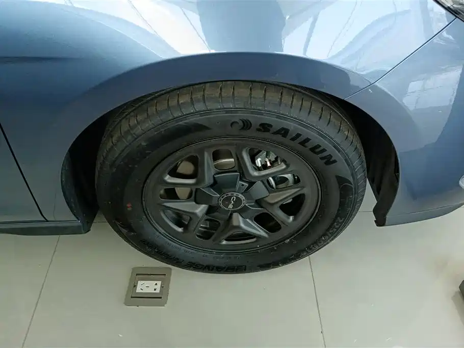BYD Seal 05 DM-i 2025 — фото 6