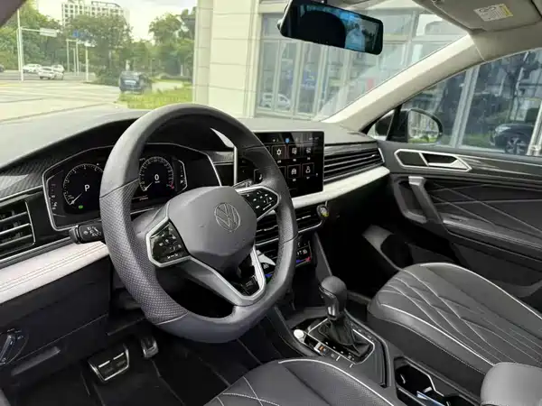 Volkswagen Tiguan L 2023