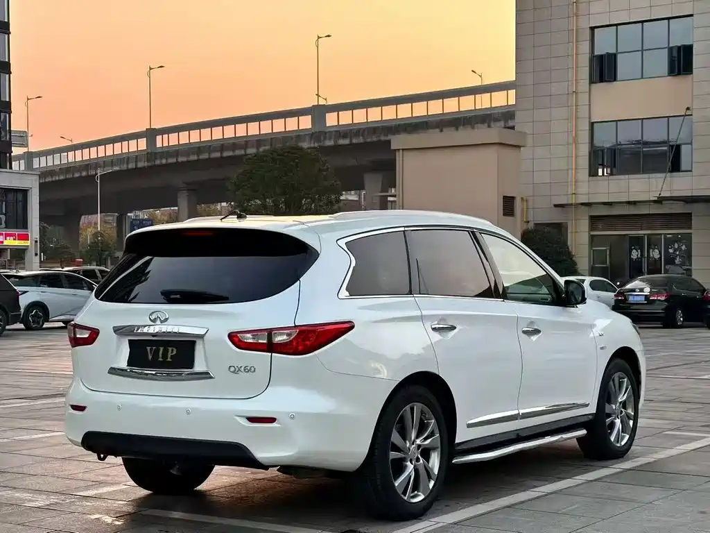 Infiniti QX60 2016 — фото 9