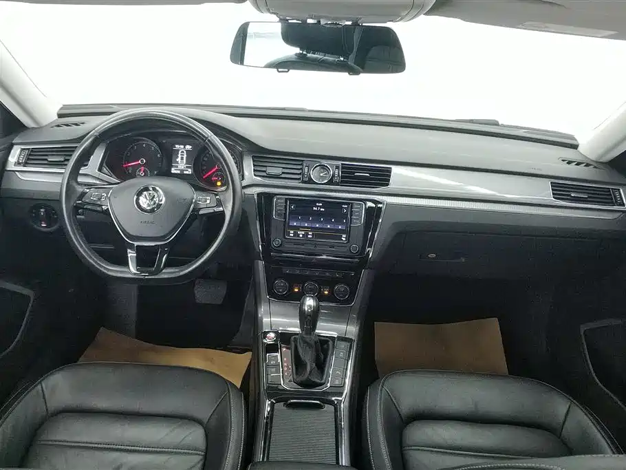Volkswagen Passat 2019 — фото 11