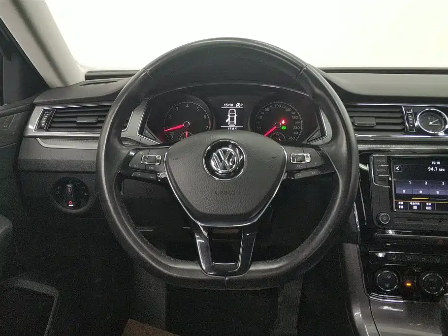 Volkswagen Passat 2019 — фото 13