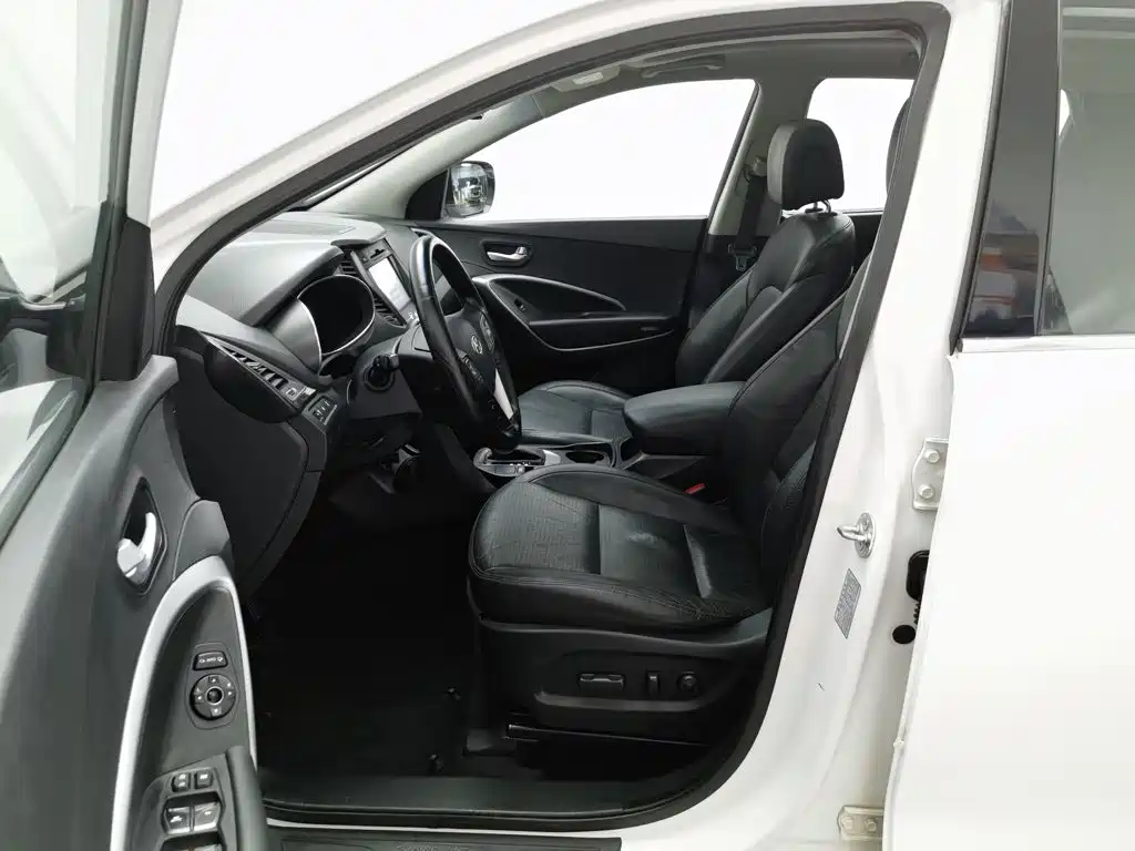 Hyundai Santa Fe 2014 — фото 10