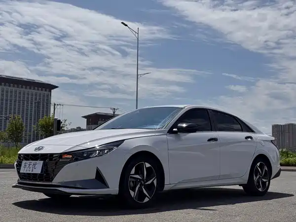 Hyundai Elantra 2023