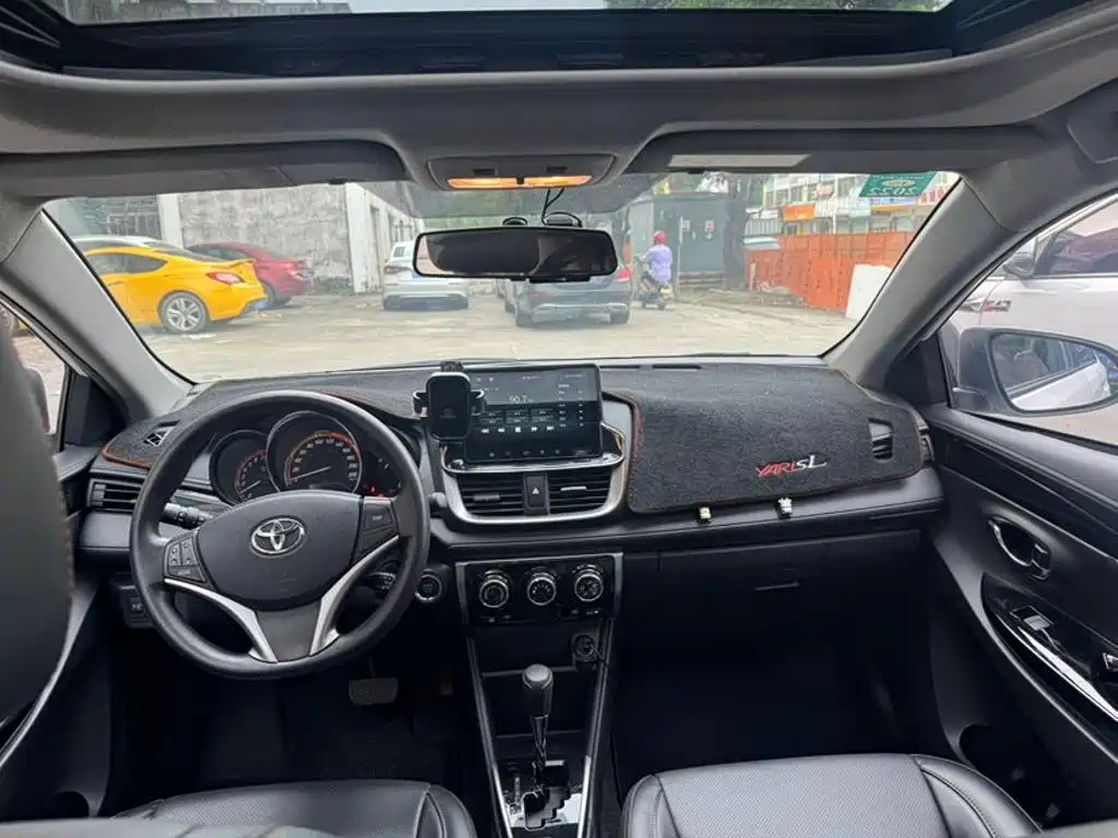 Toyota Yaris L 2020 — фото 5