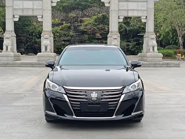 Toyota Crown 2018