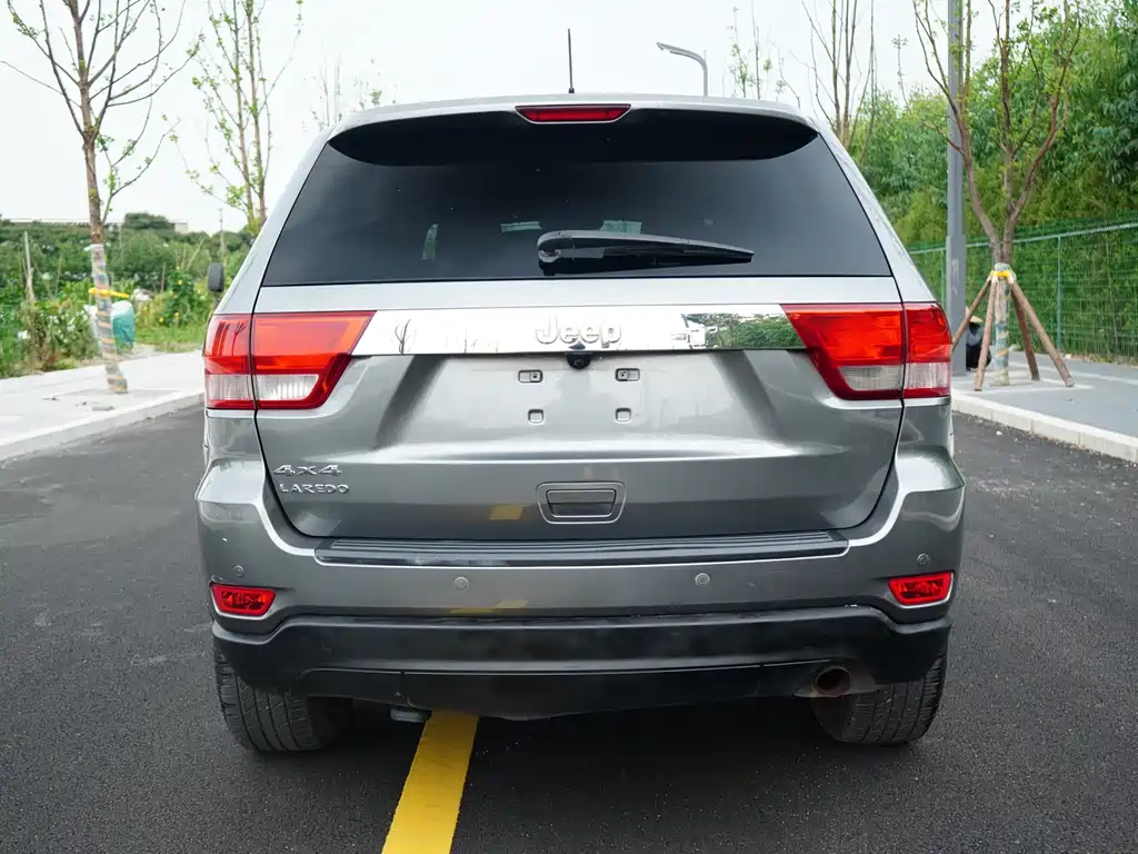 Jeep Grand Cherokee 2013 — фото 6
