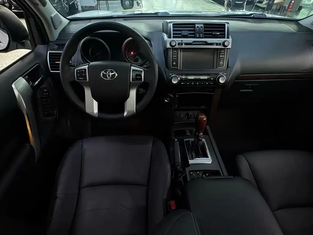 Toyota Prado 2017 — фото 6