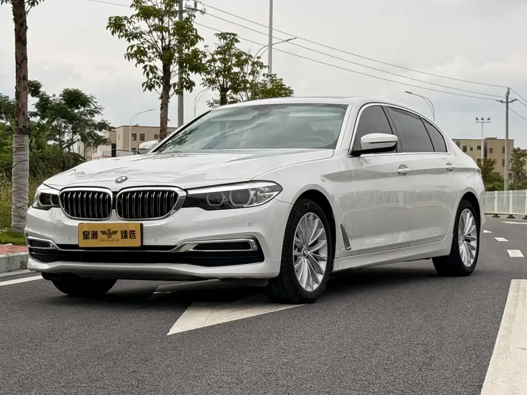 BMW 5 Series 2020 — фото 1