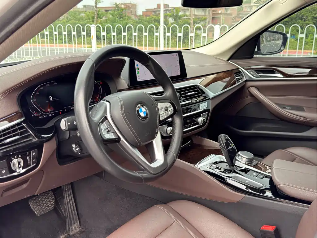 BMW 5 Series 2020 — фото 18