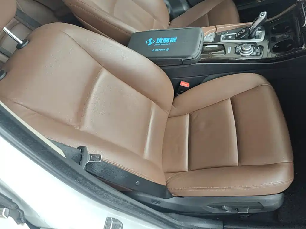 BMW 5 Series 2015 — фото 25