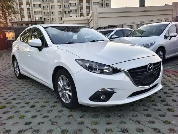 Mazda 3 Axela 2016