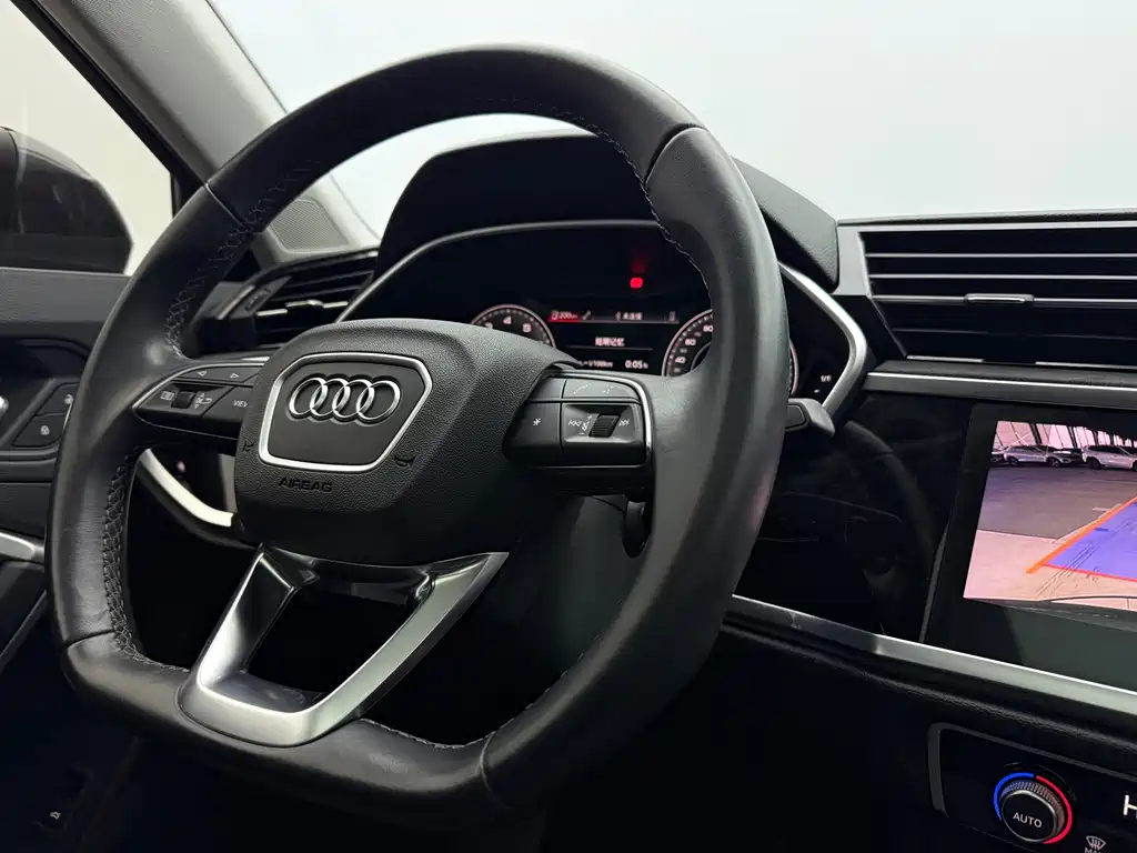 Audi Q3 2022 — фото 13