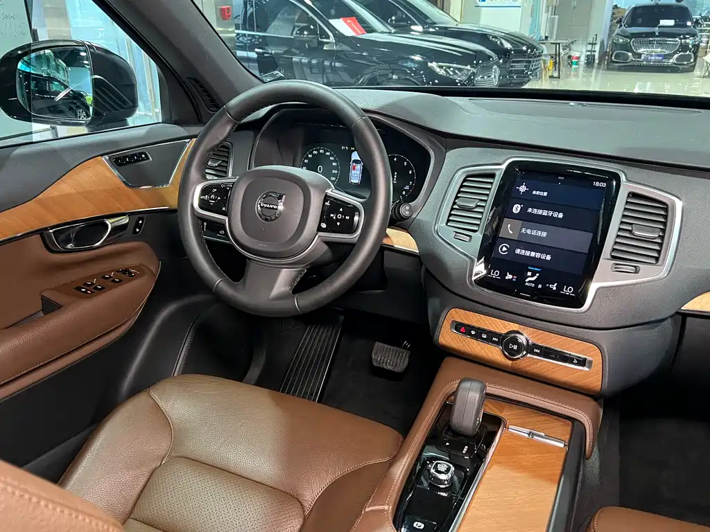 Volvo XC90 2022 — фото 24