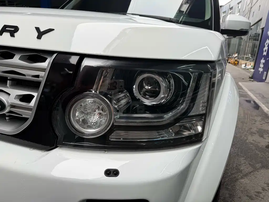 Land Rover Discovery 2015 — фото 4